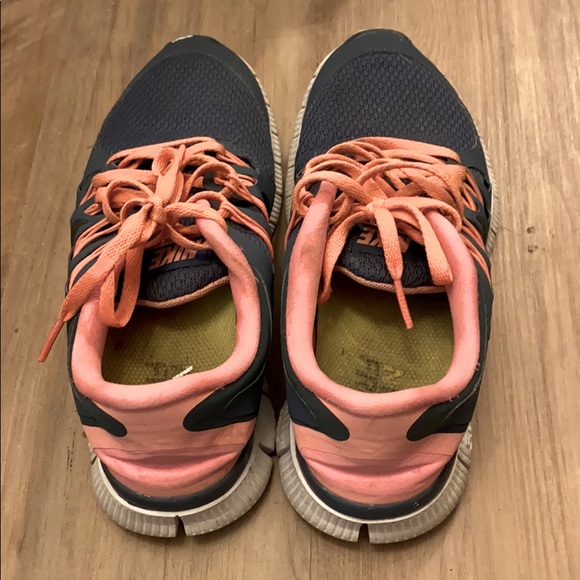 SOLD GUC Nike Free 5.0 Women’s Sneaker💕 - Picture 5 of 9